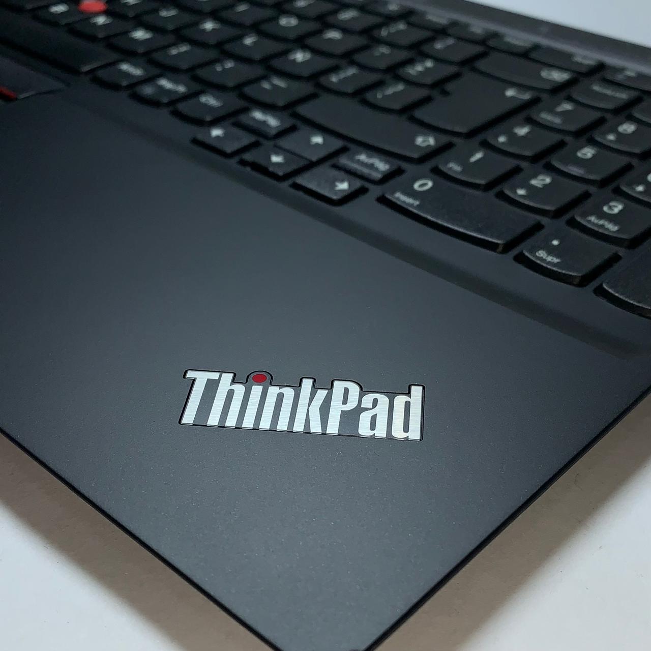 Posamanos Lenovo ThinkPad E15 Generación 2