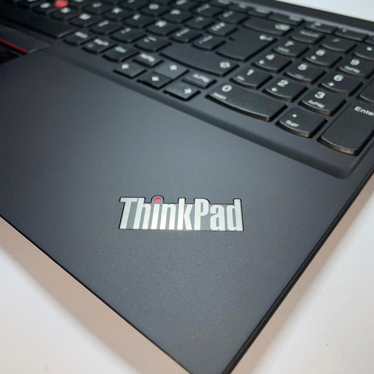 Posamanos Lenovo ThinkPad E15 Generación 2
