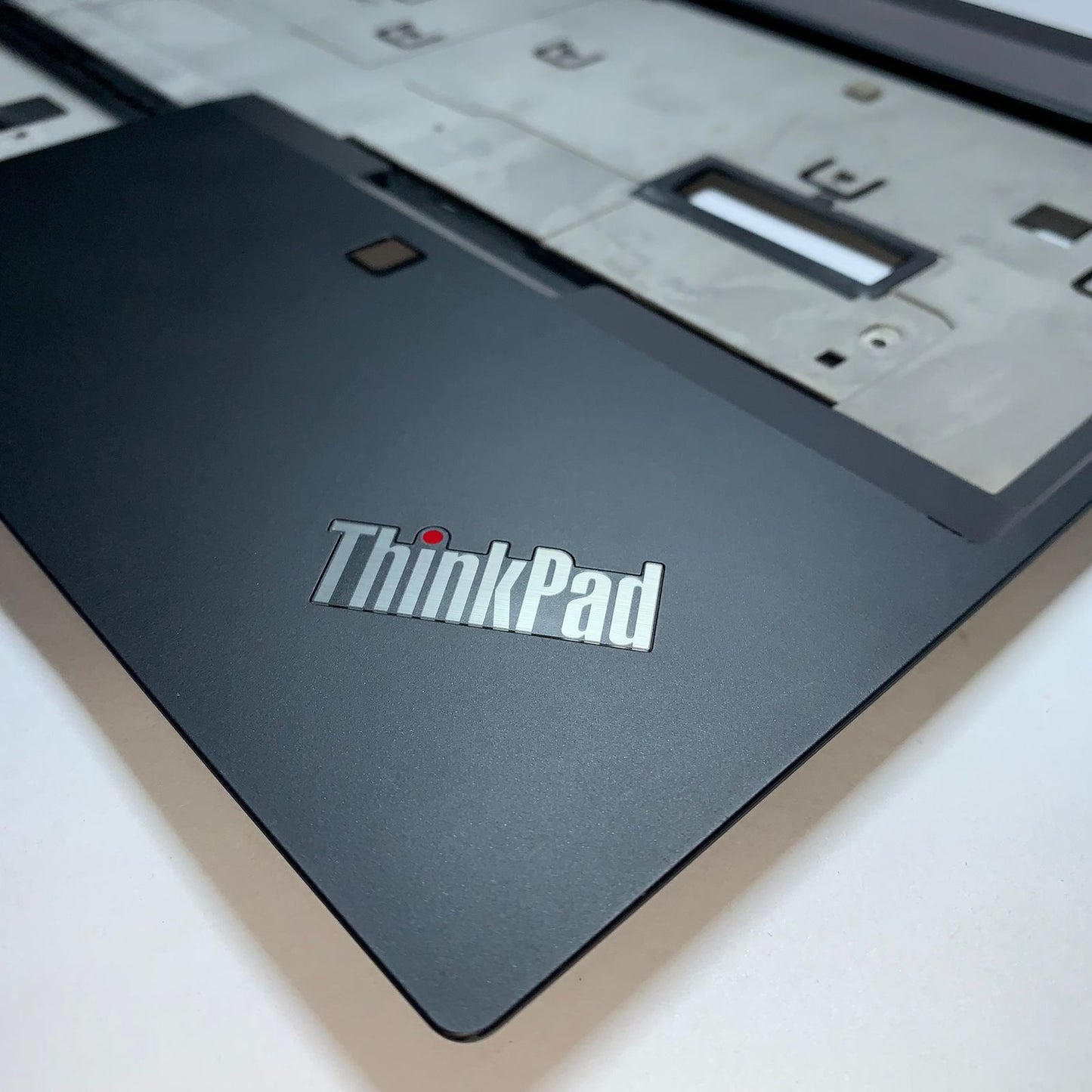 Posamanos Lenovo ThinkPad T15P Generación 1