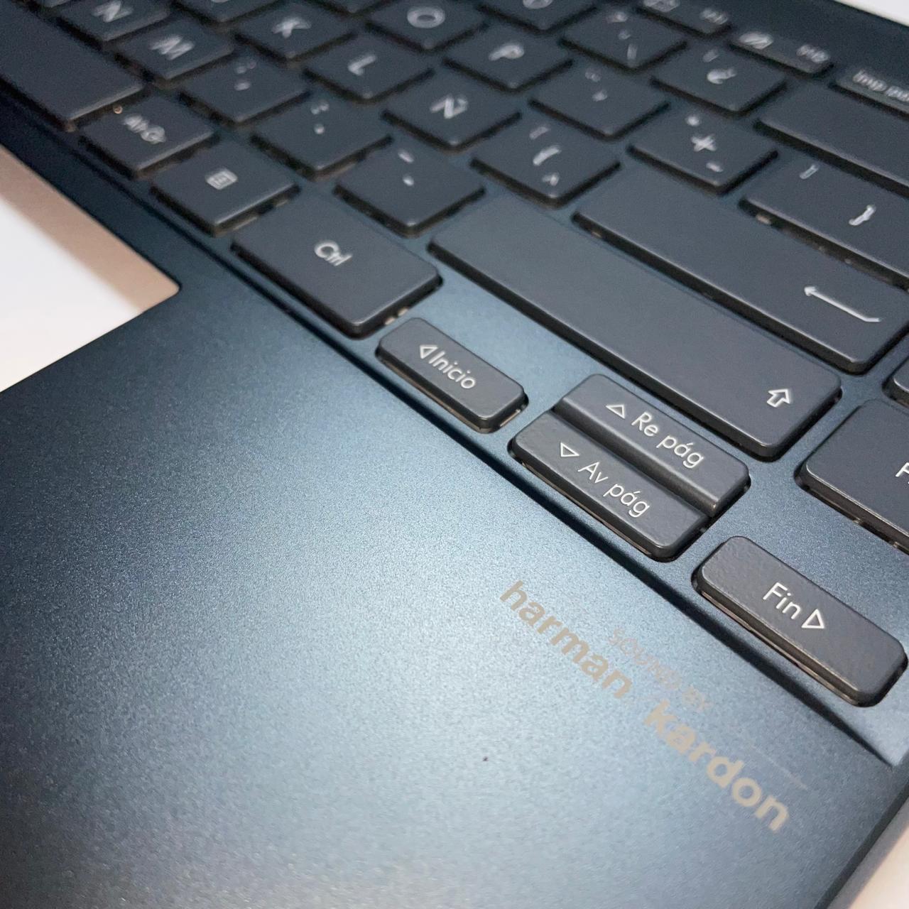 Posamanos Asus Zenbook 14 UM425Q